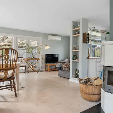 Holiday home Charmerende Lokalt Hus Med 5000m2 Have Og Skov Tisvildeleje