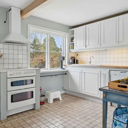 Charmerende Lokalt Hus Med 5000m2 Have Og Skov Holiday home *