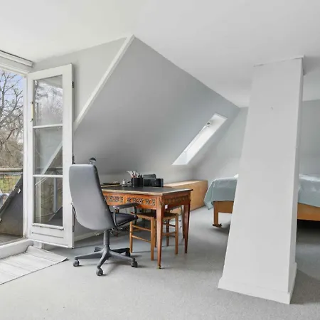 Charmerende Lokalt Hus Med 5000m2 Have Og Skov * Tisvildeleje