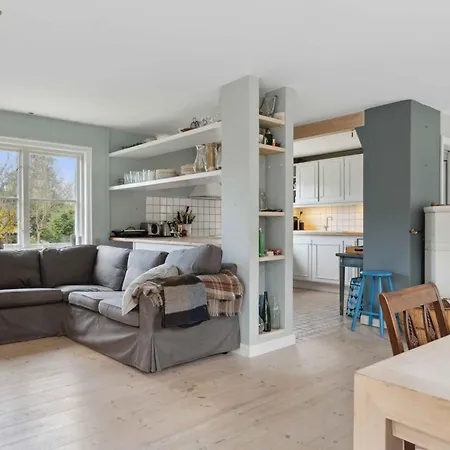 Holiday home Charmerende Lokalt Hus Med 5000m2 Have Og Skov Tisvildeleje