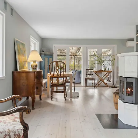 Ferienhaus Charming House With 5000m Garden And Forest Tisvildeleje