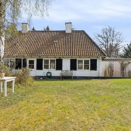 Charming House With 5000m Garden And Forest * Tisvildeleje